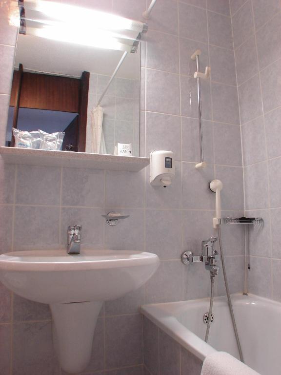 Hotel Kanin Bovec Rum bild